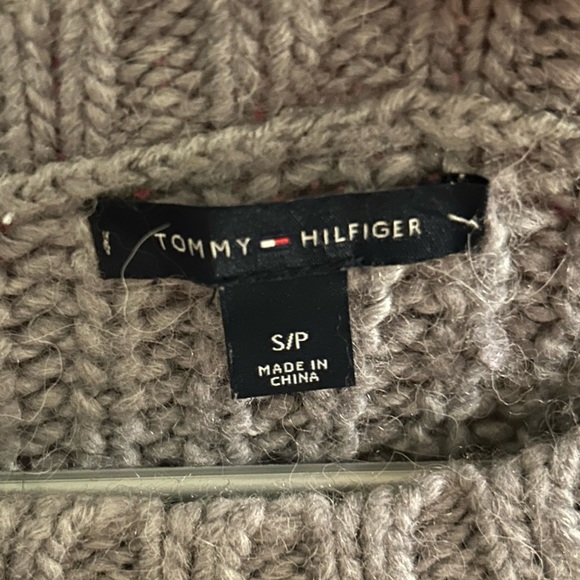 Vintage Tommy Hilfiger sweater - Picture 3 of 3